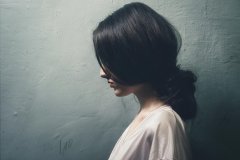 如何帮助患有抑郁症的朋友学会再次热爱生活